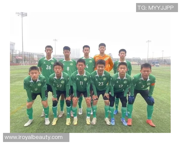 西安足球队在城市联赛中以68分稳居榜首展现强劲实力