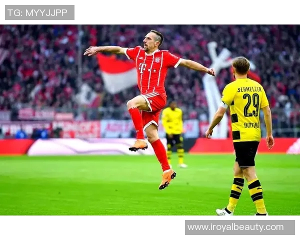 莱万回归安联球场遭拜仁球迷嘘声四起引发热议与争议